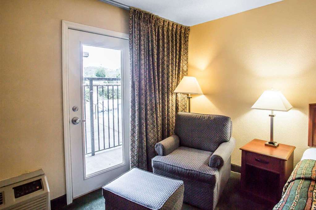 Rodeway Inn Чатануга Стая снимка