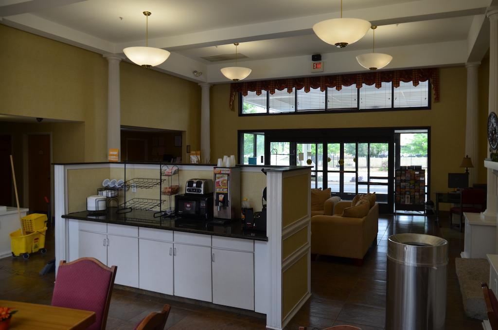 Rodeway Inn Чатануга Екстериор снимка