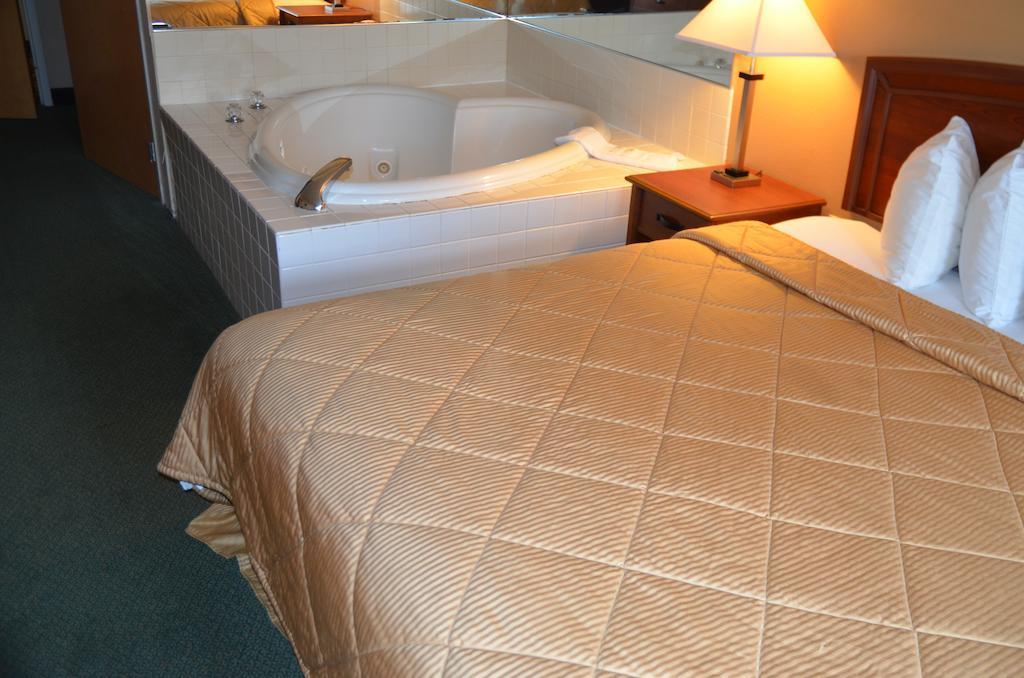 Rodeway Inn Чатануга Стая снимка